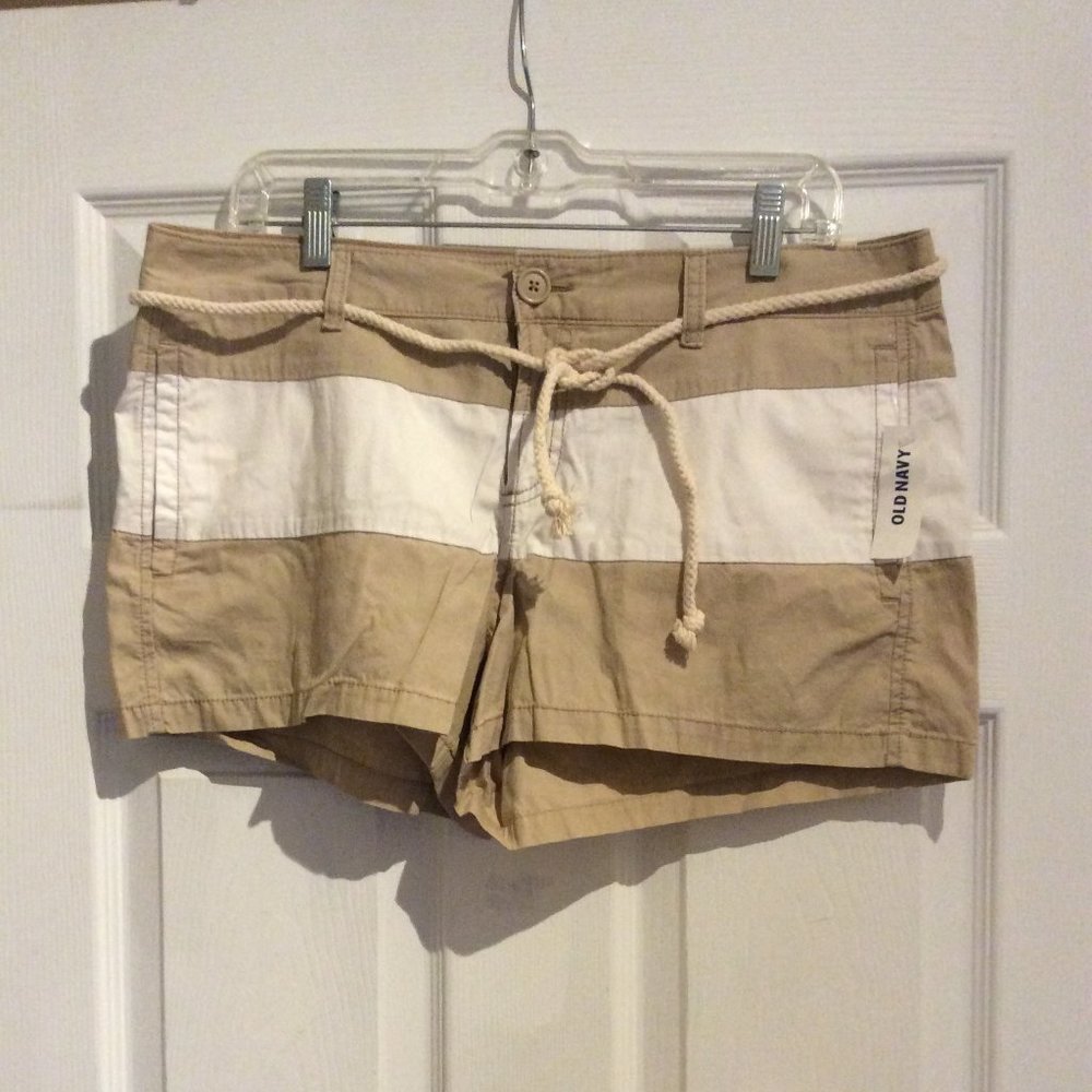NWT Old Navy low rise shorts size 12